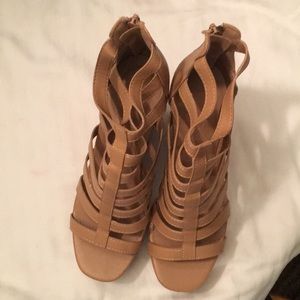 Nude Wedges